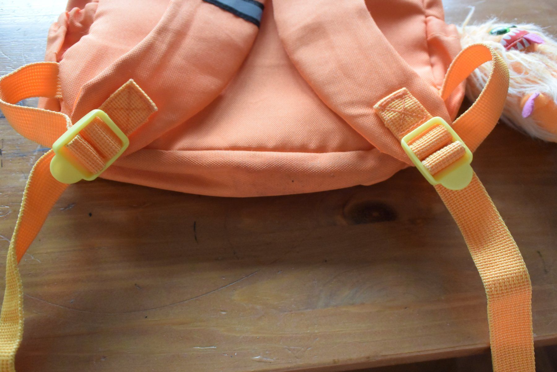 Borse & Zaini: Oranger Kinderrucksack (Krippe, KiGa, etc. mit einem Monster – Usato da Densbüren venduto da TutaLarsen 7