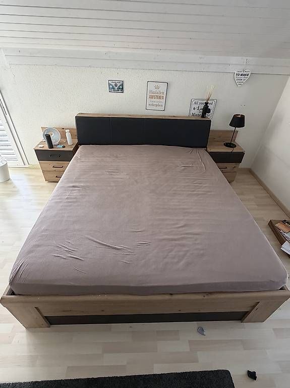 Betten: Bett mit zwei Nachttischen – Gebraucht aus Rain von LuzRaeder