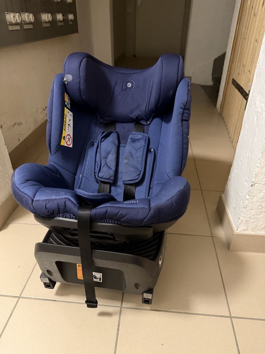 Seggiolini per auto: Siège bébé voiture  – Usato da Lausanne venduto da Egzonid 1