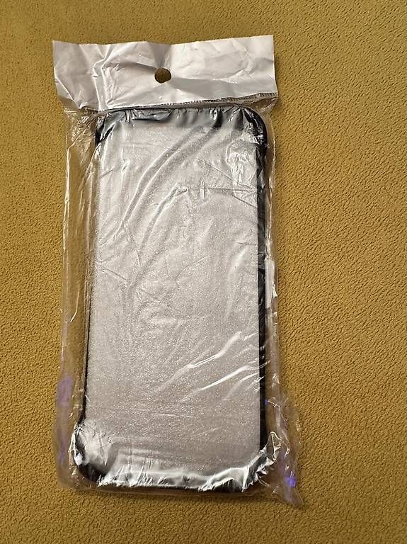 Cover & Protezioni schermo: Iphone Hülle 14/15pro – Usato da Zürich venduto da Cibin 1