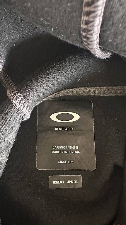 Oakley Pullover & Sweatshirts: Hoodie von OAKLEY Gr. L – Gebraucht aus Würenlos von avauva 3