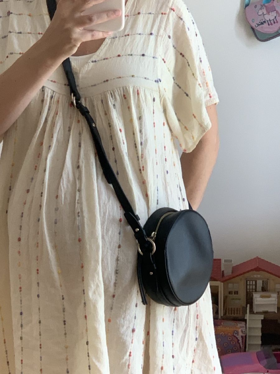Taschen für Damen: Black round crossbody bag  – Neu (gemäss Beschreibung) aus Zürich von ama_k88c