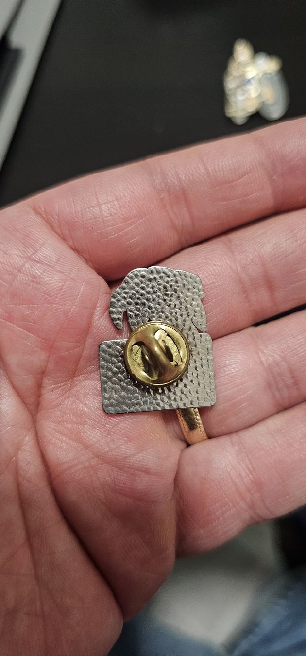 Plaketten & Abzeichen: pin Philip Morris – Neu (gemäss Beschreibung) aus Lausanne von Delaquinta88 1