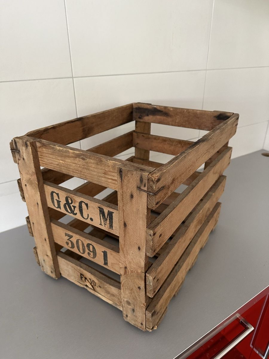 Holzkiste toller Look! Stabil, Mit Patina und Spuren (Gebraucht) in Steffisburg für CHF 3.9 – nur Abholung auf Ricardo kaufen
