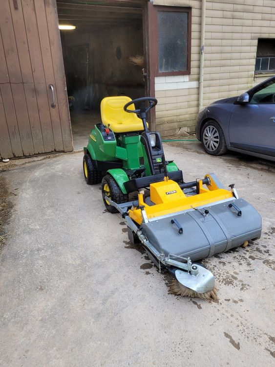 John Deere Rasentraktor,Mähwerk,Kehrmaschine,Schneepflug Kaufen auf