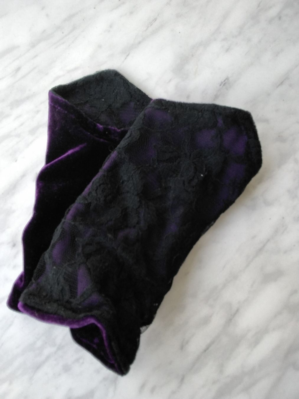 Sonstige Kleidung & Accessoires: PULSWÄRMER VIOLETT SCHWARZ  – Neu (gemäss Beschreibung) aus Biel/Bienne von dasi3