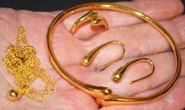 Schmuckset 060 – Halskette, Ring, Armreif & Ohrringe