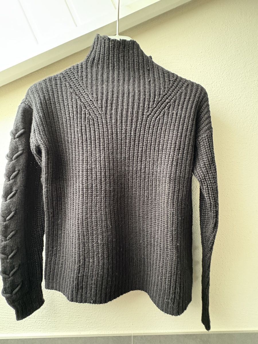 Pullover & Sweatshirts: VERO MODA Pullover, schwarz, Gr. XS, Zopfmuster – Gebraucht aus Dulliken von gab_jdr2