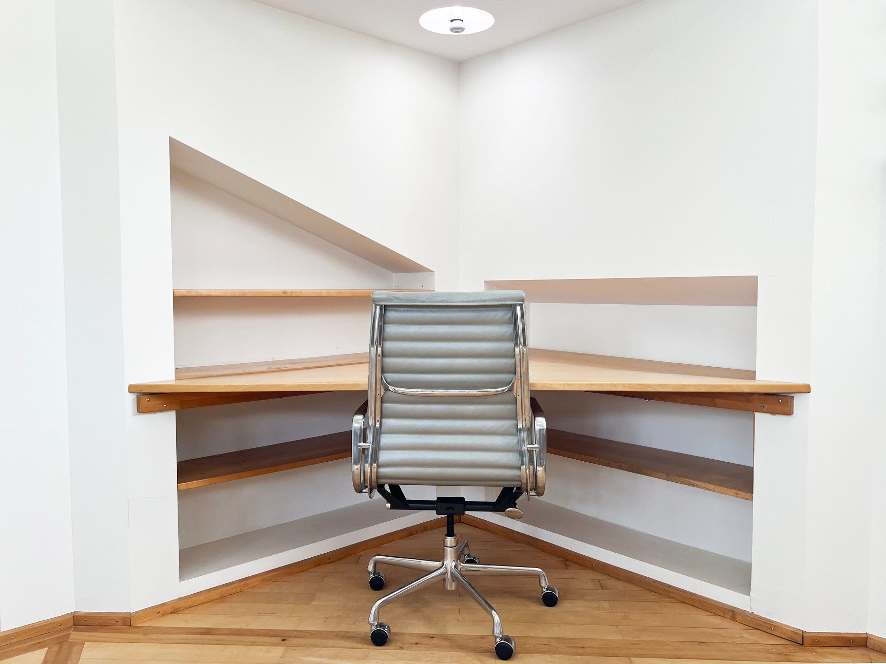 Herman Miller Sedie: Silbern Lederstuhl EA119 von Herman Miller Eames 6st verf. – Usato da Basel venduto da Josy_Baker_1906 2