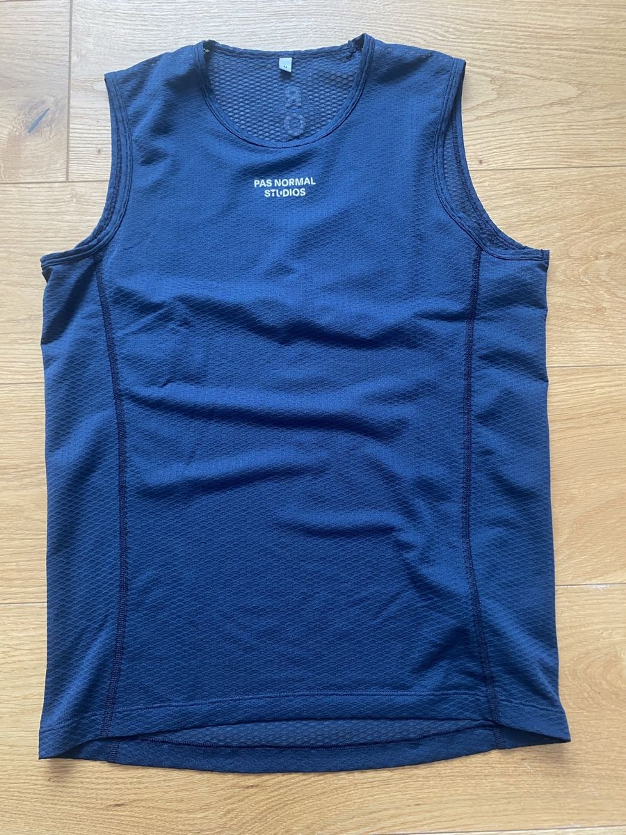 Pas Normal Studios T-shirts: PNS Pas Normal Studios Funktionsshirt / Base Layer, Gr M – D'occasion à Appenzell par ruko01 3