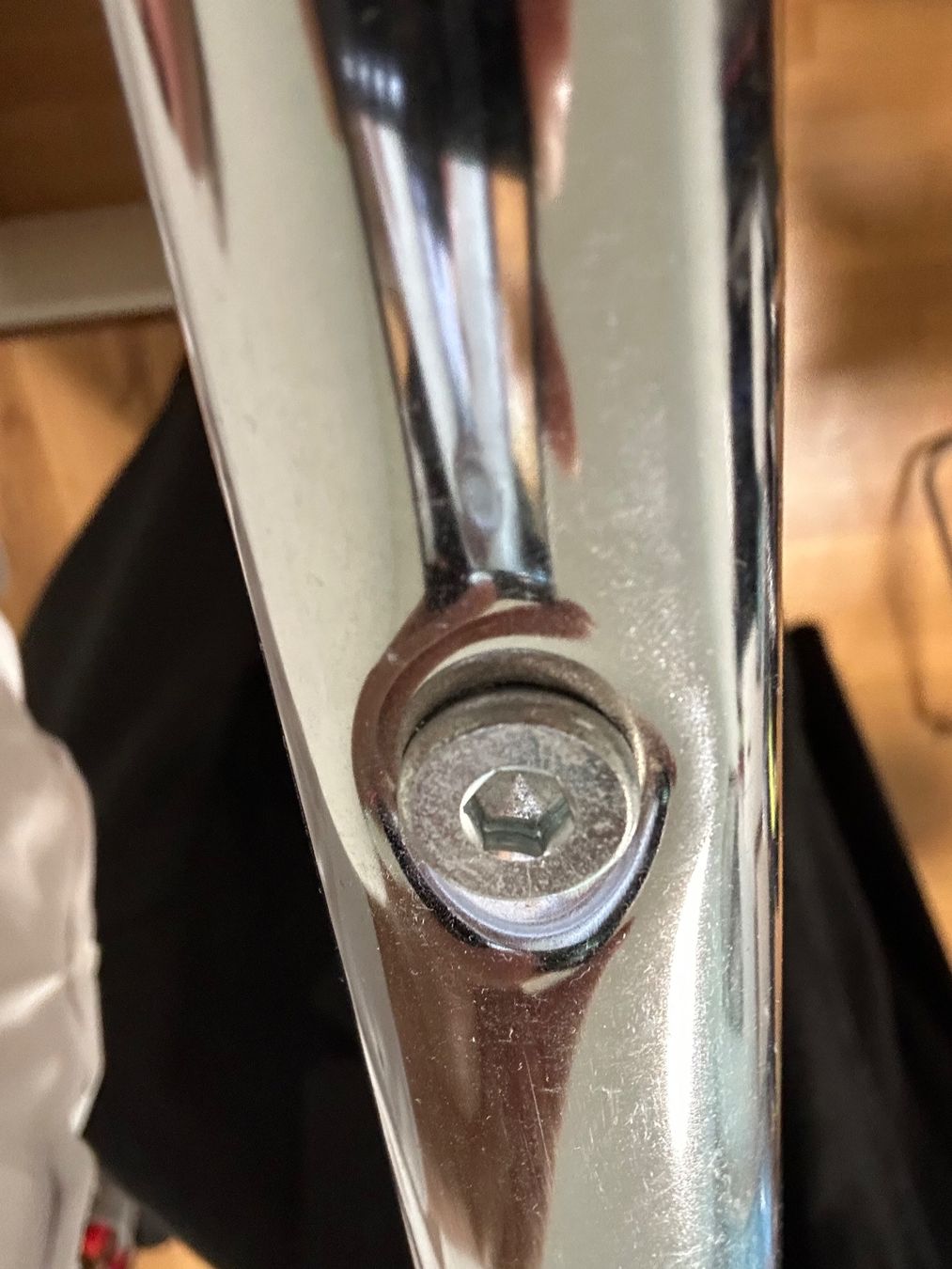 Porte manteau: Kleiderständer Chrom mit Ablage – D'occasion à Pfäffikon SZ par andi_dru 3