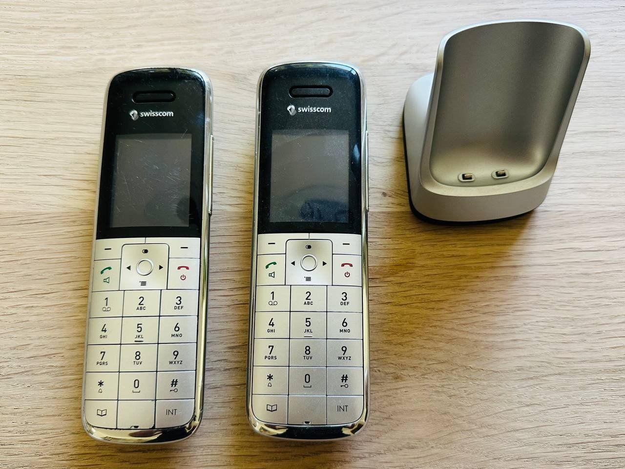 Swisscom Telefoni: Swisscom HD-Phone Nyon Set mit 2 Handgeräten – Usato da Basel venduto da MHJME