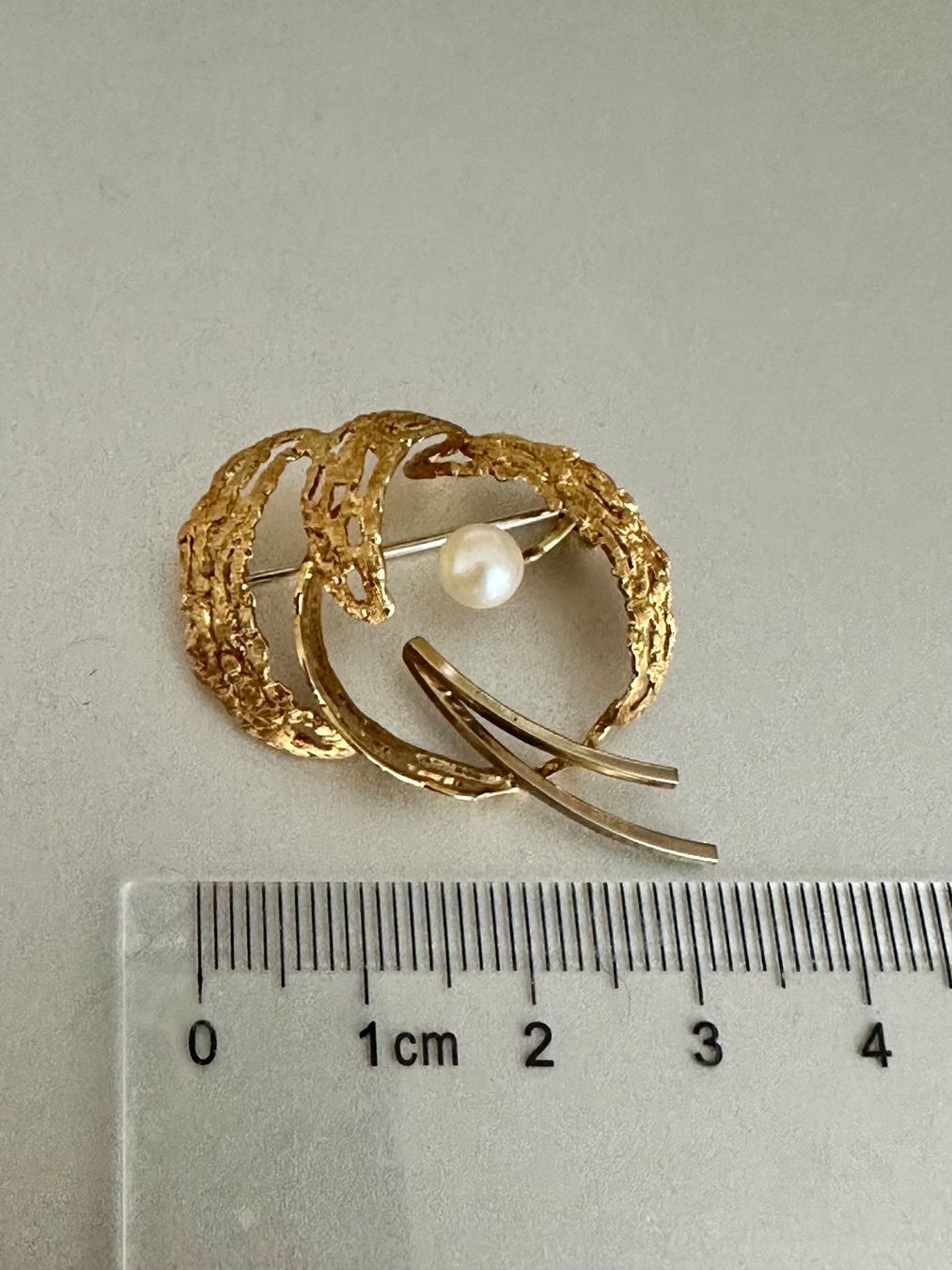 Spille & Fermagli: Wunderschöne 18 Karat Goldbrosche – Usato da Onex venduto da Antiqueshow 2