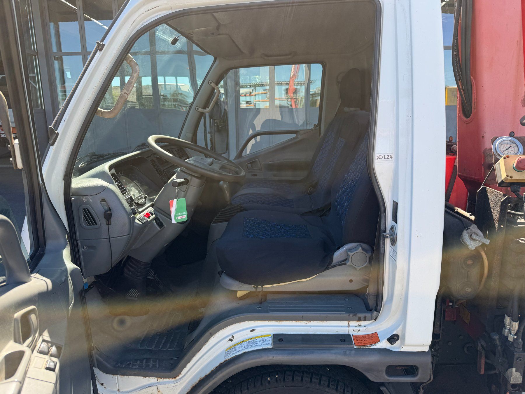 Mitsubishi Veicoli commerciali: Mitsubishi Canter mit Kran – Usato da Neukirch (Egnach) venduto da Hanag1 8