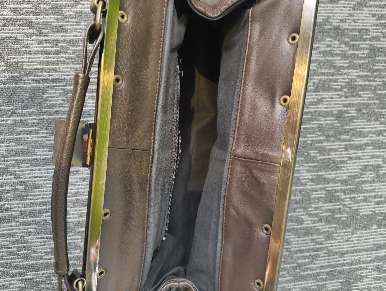Borse da donna: Vintage braune Leder Handtasche – Usato da Starrkirch-Wil venduto da mar_2rqn 2