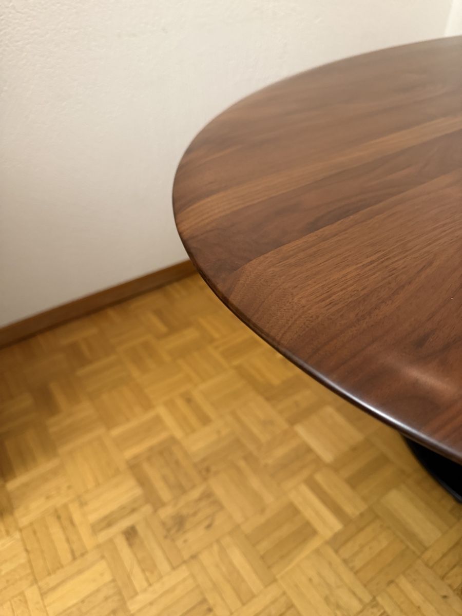 Tavoli: Massivholz Tisch Nussbaum – Usato da Zürich venduto da dae_57z6 5