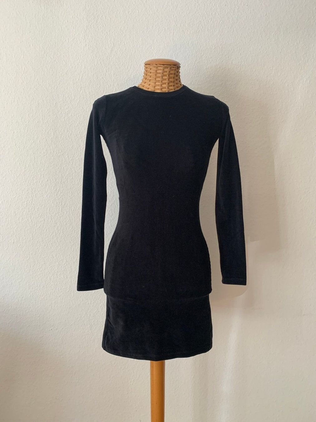 Vestiti: PULL & BEAR - Cordkleid schwarz XS – Usato da Zürich venduto da Diazaio