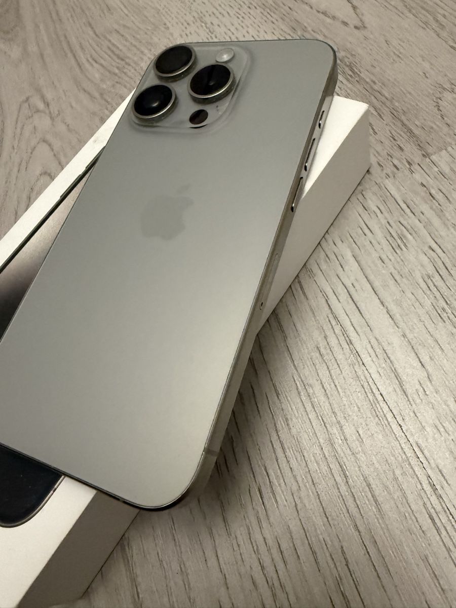 Apple Telefoni cellulari / Smartphones: IPHONE 15 PRO – Usato da Biel/Bienne venduto da baj_r2fk 1