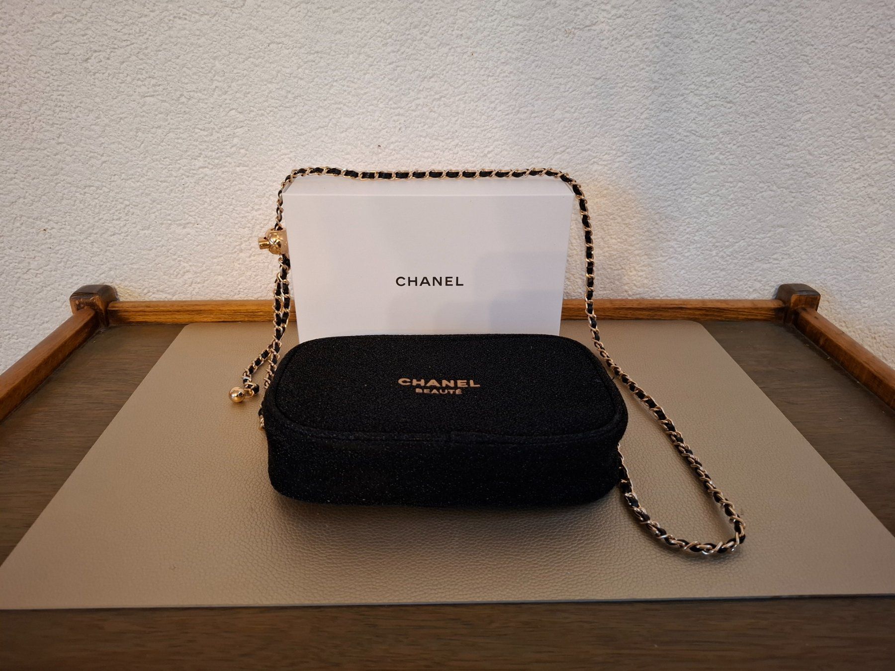 Custodie per cosmetici: Pochette/Sac Chanel (Beauté VIP) - Neuf – Nuovo e nell'imballaggio originale da Meinier venduto da Gattuso22 5