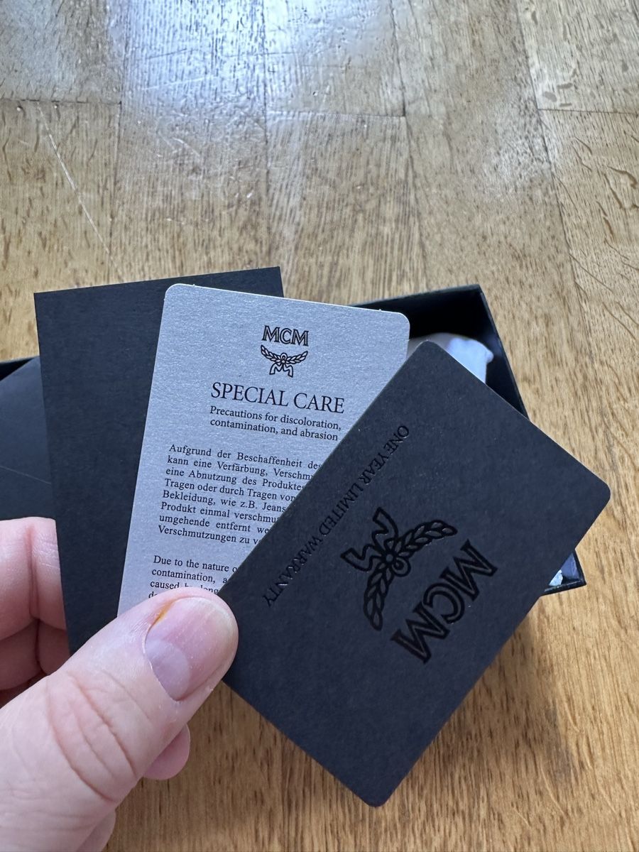 Mcm Portamonete: MCM Wallet Silber Neu  – Nuovo (secondo la descrizione) da Bern venduto da Ruhrallee 5