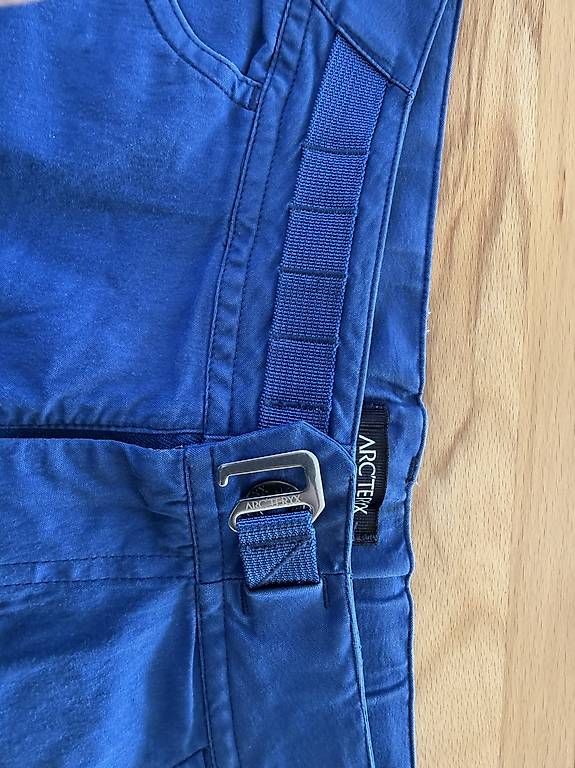 Arcteryx Pantaloni: Arcteryx Shorts – Usato da Uster venduto da Roth44 2