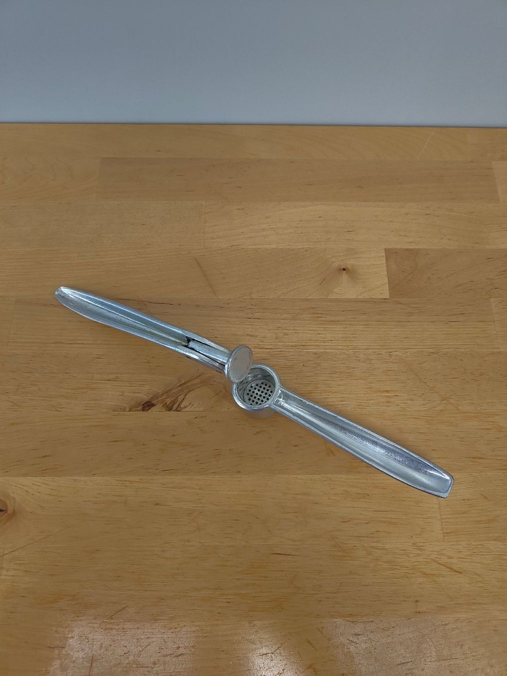 Appareils de cuisine: Knoblauchpresse retro Swissmade – D'occasion à Emmenbrücke par BlSi 3