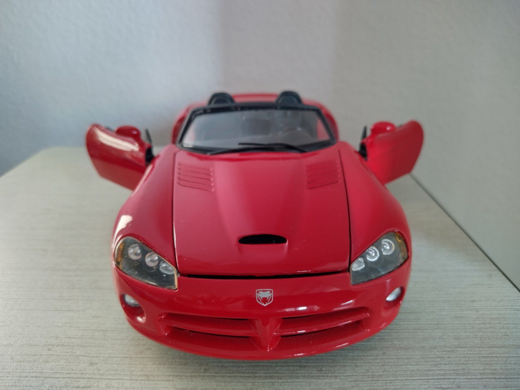 Chrysler Modellini d'auto: Chrysler Viper SRT 10 (1:18) – Nuovo (secondo la descrizione) da Jona venduto da Argus36 1