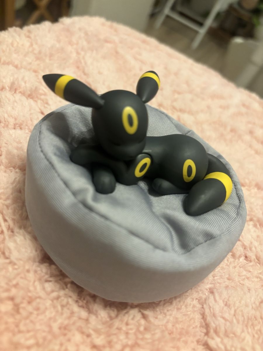 Pokémon Statuette: Pokémon noctali endormi – Nuovo (secondo la descrizione) da Orbe venduto da car_8grw 1