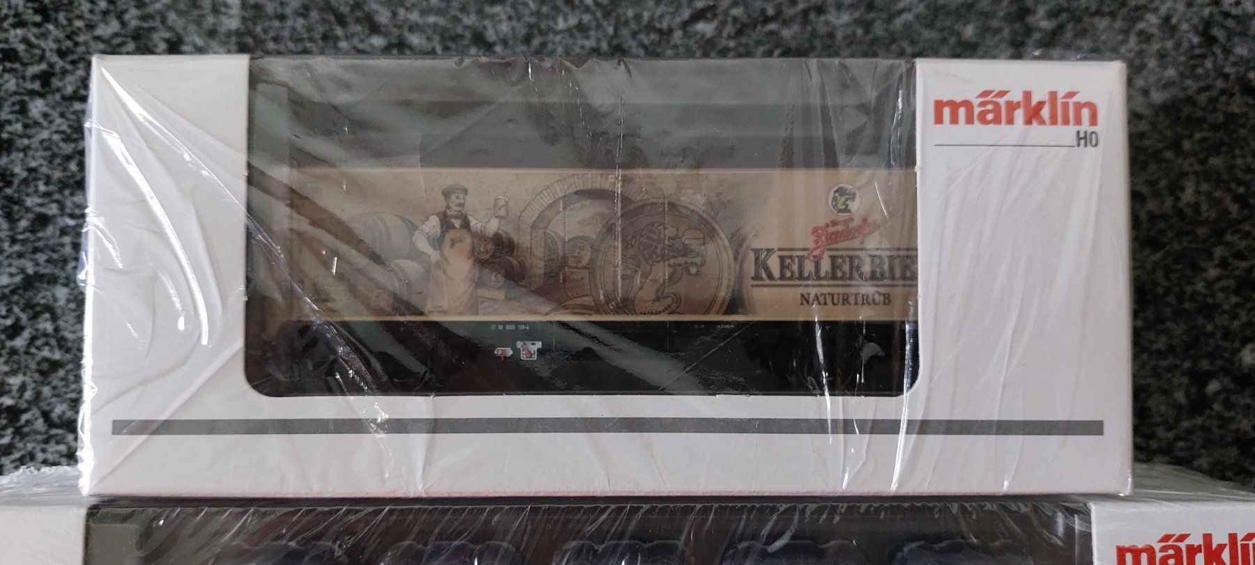 Märklin Modellini di ferrovie: Märklin - 2-teiliges Güterwagen-Set "Milch & Bier" – Nuovo e nell'imballaggio originale da Rotkreuz venduto da MOBAHN-1zu87 1