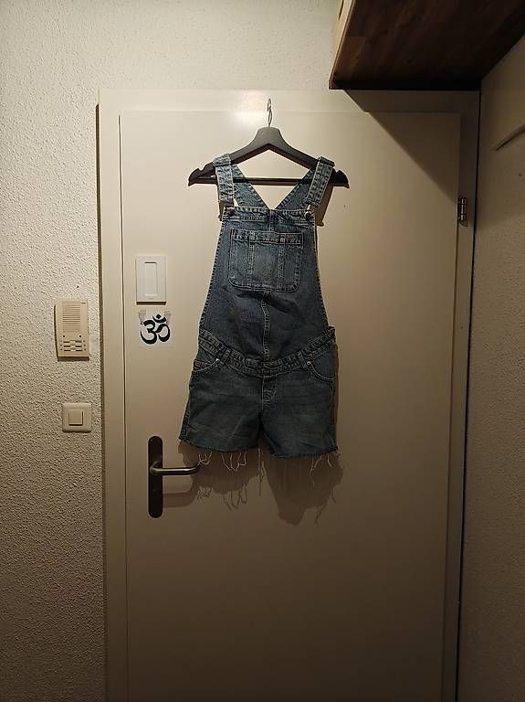 Pantaloni: H&M Schwangerschaft Latzhosen  – Usato da Zürich venduto da ste_hv76