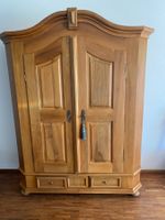 Nussbaumschrank