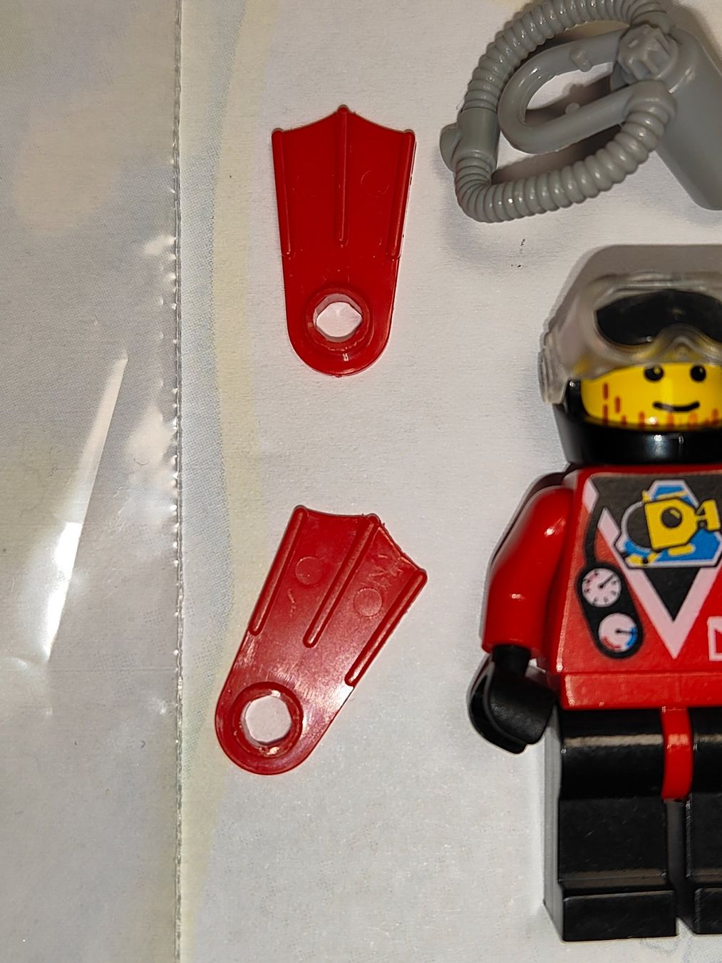 Lego Kit di costruzioni: Legofigur  div015a	 Divers - Red Diver 2  /C36 – Usato da St. Gallen venduto da Bisaknosp 2