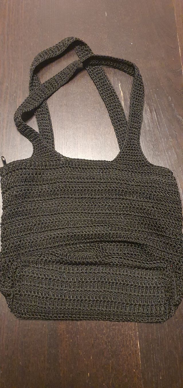 Borse da donna: Gehäkelte Handtasche – Difettoso da Winterthur venduto da LaRoque 3