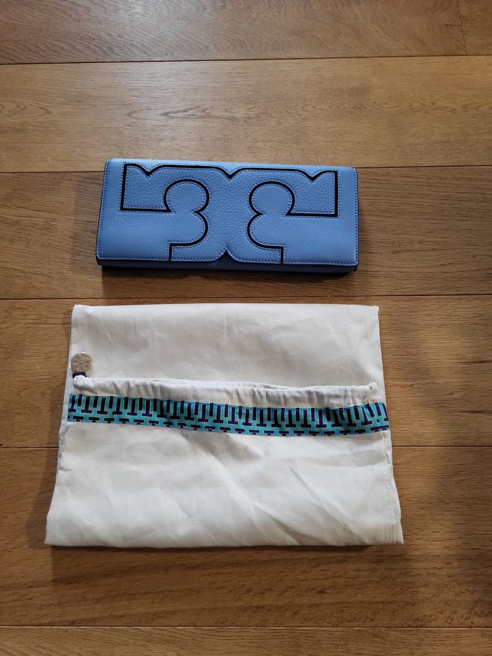 Tory Burch Borse: Clutch, TORY BURCH, neu, hellblau, Leder – Usato da Rotkreuz venduto da Siibli