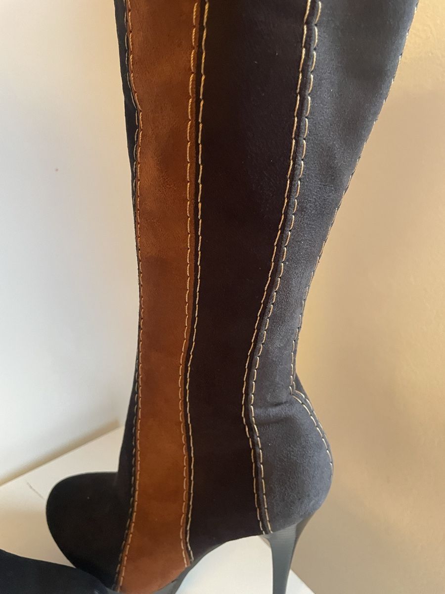 Scarpe da donna: Einzigartige Handgefertigte Lederstiefel – Nuovo e nell'imballaggio originale da Ermenswil venduto da YanaB 3