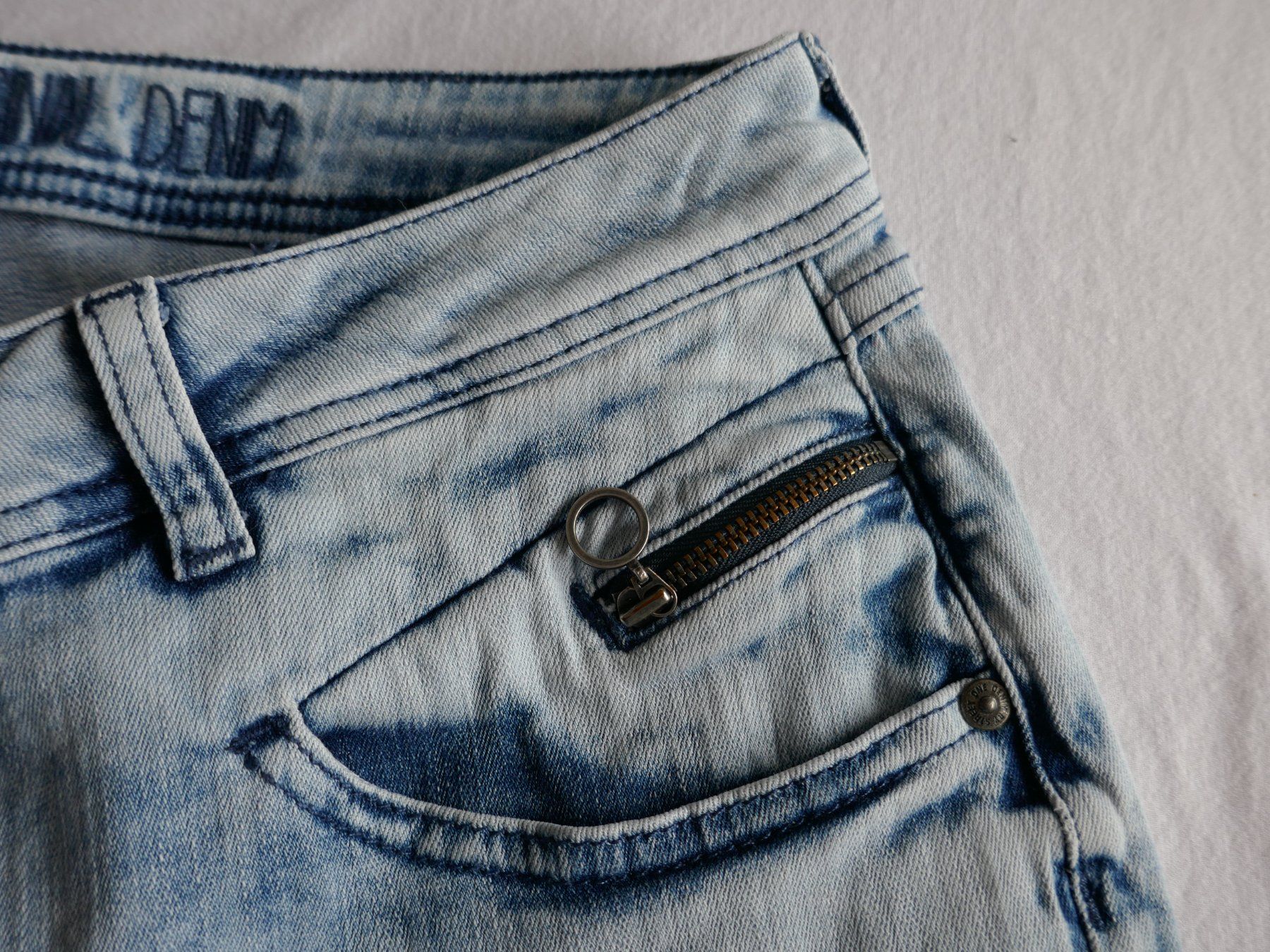 Jeans: Street One   halblange Jeanshose  -  hellblau – Usato da Volketswil venduto da Cobra22 2