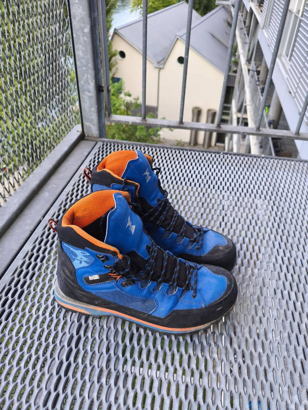 Decathlon Scarpe da uomo: Wanderschuhe Simond Alpinism Blue 45 – Usato da Zürich venduto da lar_2mzg 1