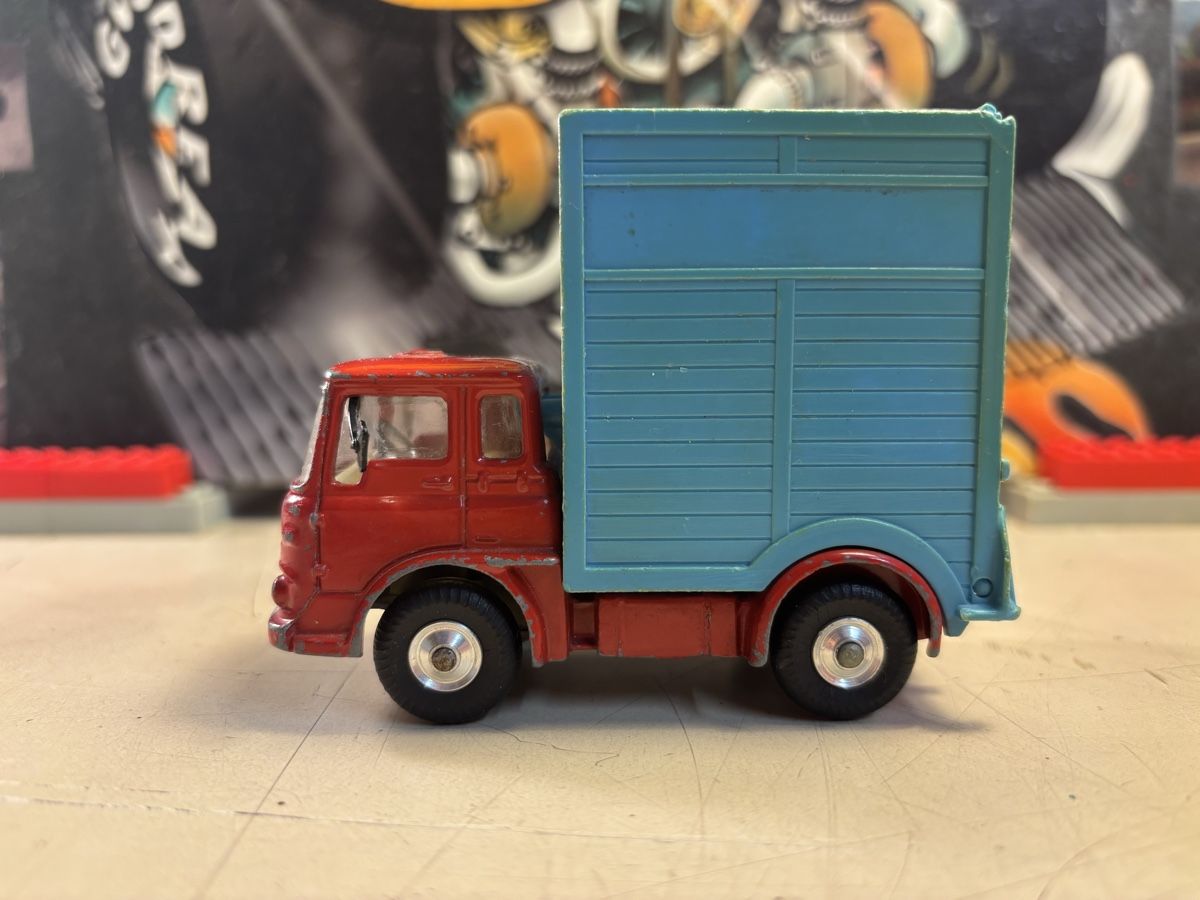 Corgi Toys Modellini d'auto: Corgi Toys Bedford Tractor Unit – Usato da Möriken AG venduto da Classics16 1
