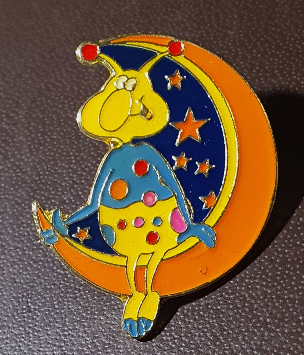 Statuette: S856 - Pin Comic Figur Gogol Alien auf dem Mond – Usato da Reinach BL venduto da Boston-Verkauf