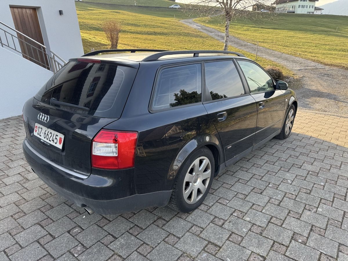 Audi Automobili: Audi A4 Avant, 1.8T Quattro – Usato da Einsiedeln venduto da Marty.S