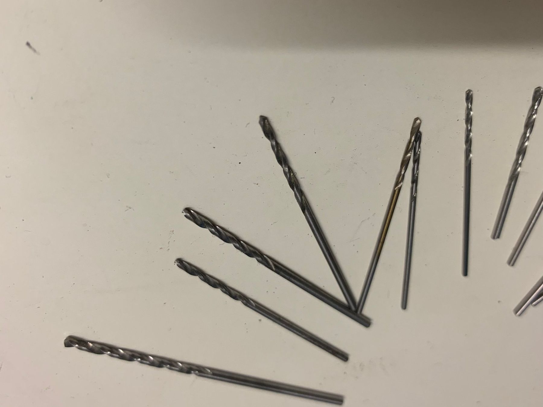 Alle Werkzeuge: 11 kleine Mikrospiralbohrer – Gebraucht aus St. Gallen von Miousch 3