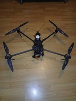Carbon-GPS-FPV-Quadrocopter mit Gimbal  flugbereit