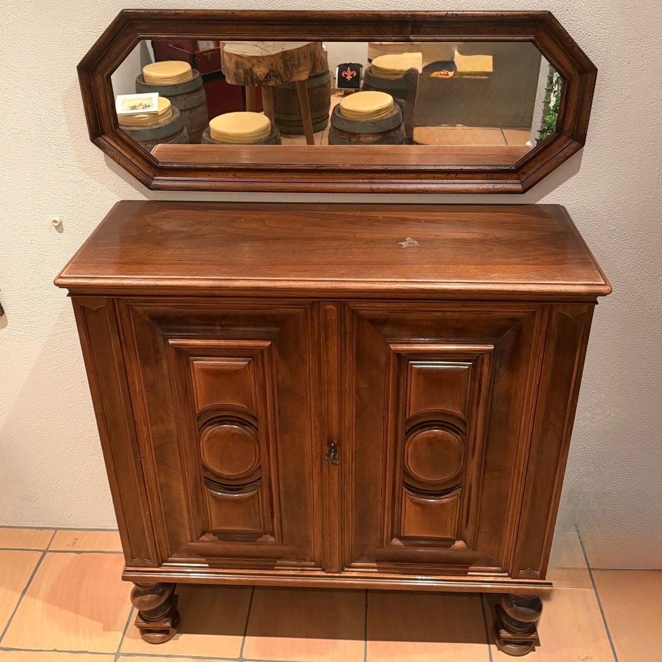 Cassettiere: Antiker barocker Halbschrank & barocker 8-Eck Spiegel – Usato da Gebertingen venduto da redeal 5
