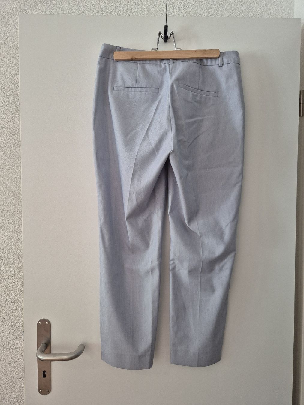 Comma Pantaloni: Schicke Damen-Anzugshose hellblau / Grösse 40 – Usato da Niederbipp venduto da rainbow1003 1