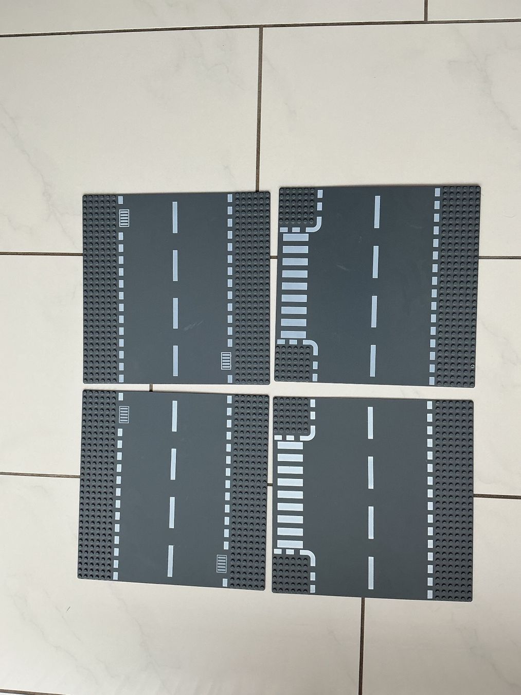 Lego Kit di costruzioni: 4 Lego Strassenplatten 25x25 – Usato da Biel-Benken BL venduto da Cold334
