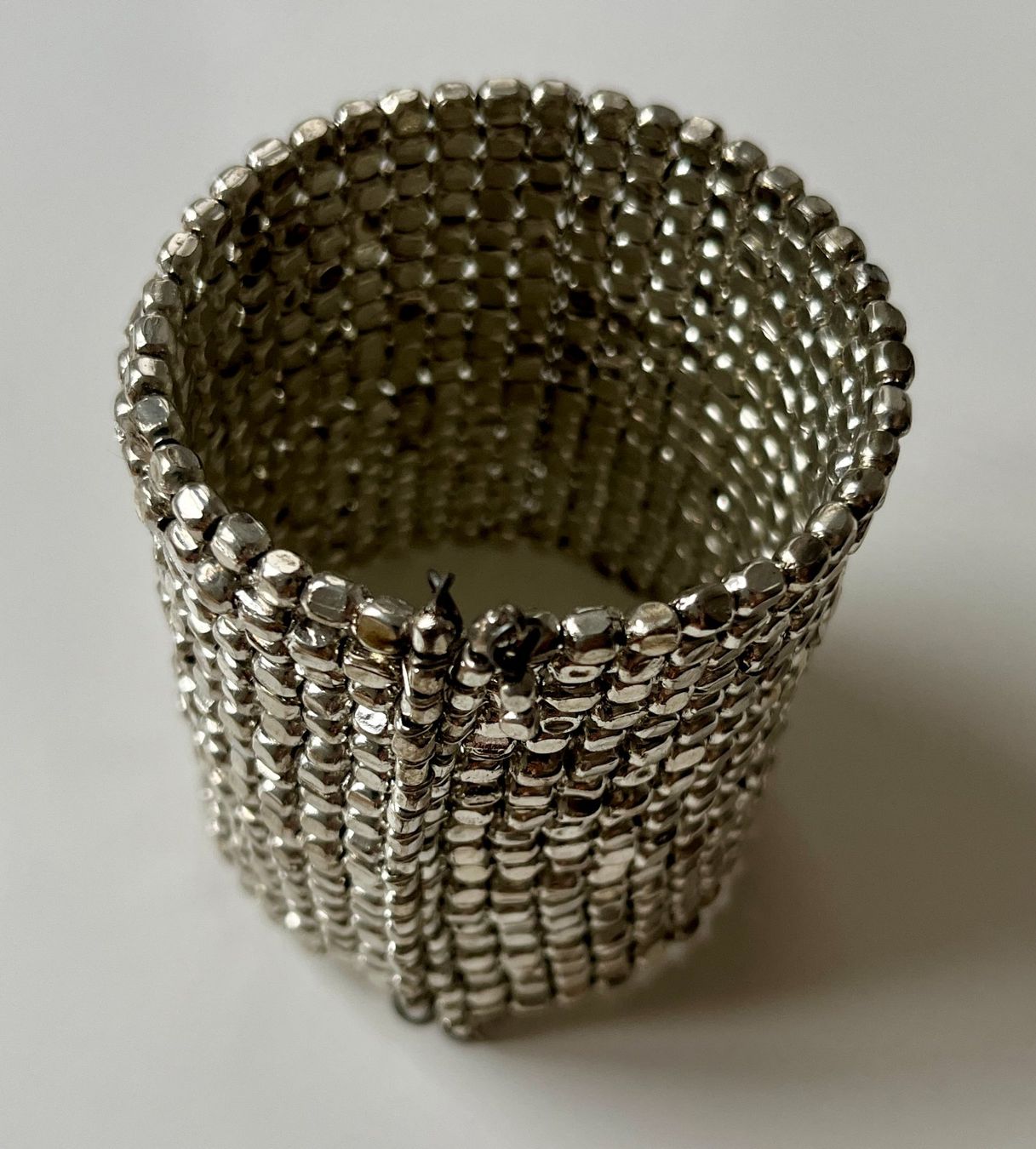 Armbänder & -reifen: Stylischer Armreif – Gebraucht aus Zürich von nwr 1