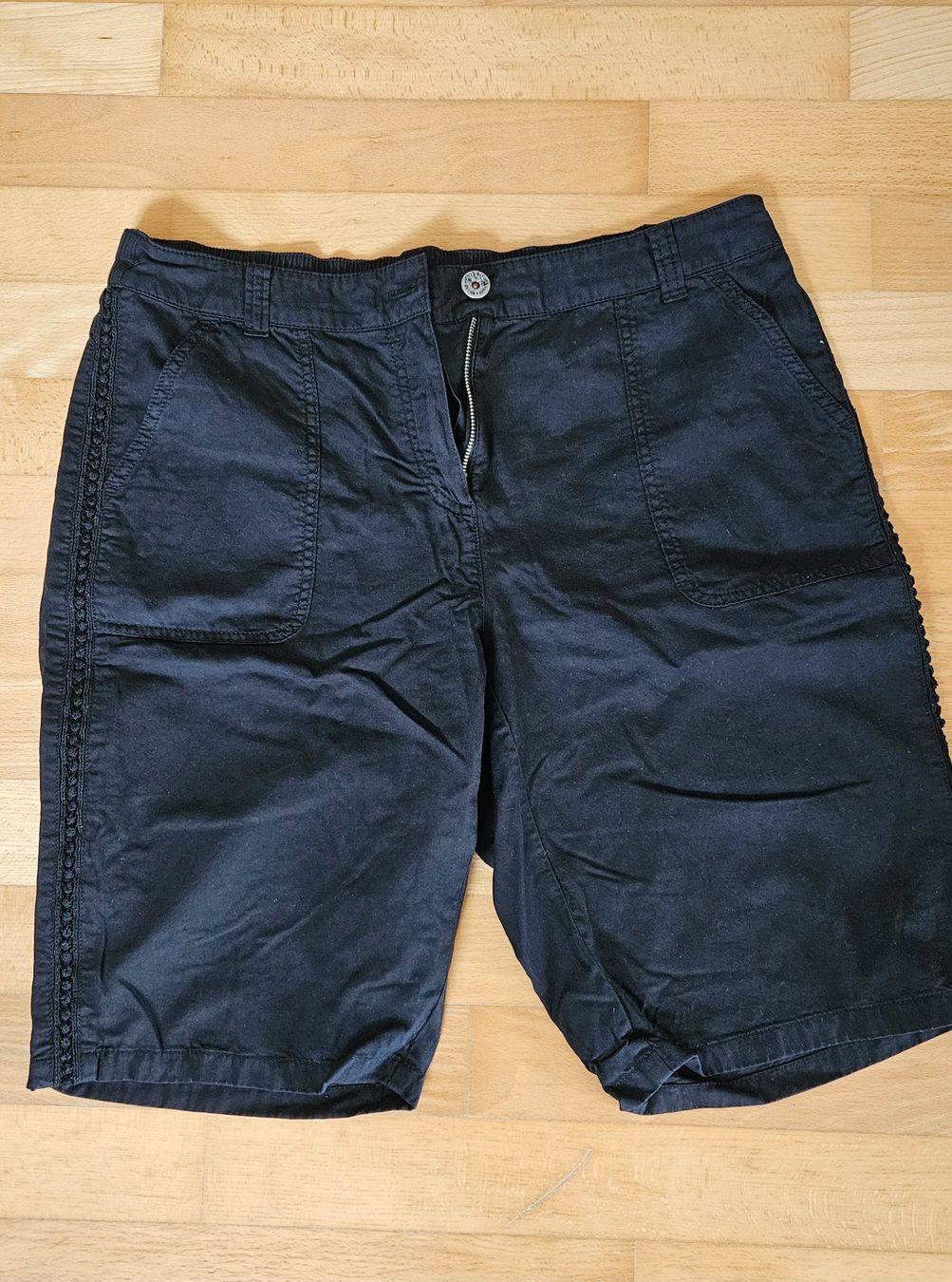 Pantaloni: Shorts – Usato da Effretikon venduto da lmmmlmmm16 2