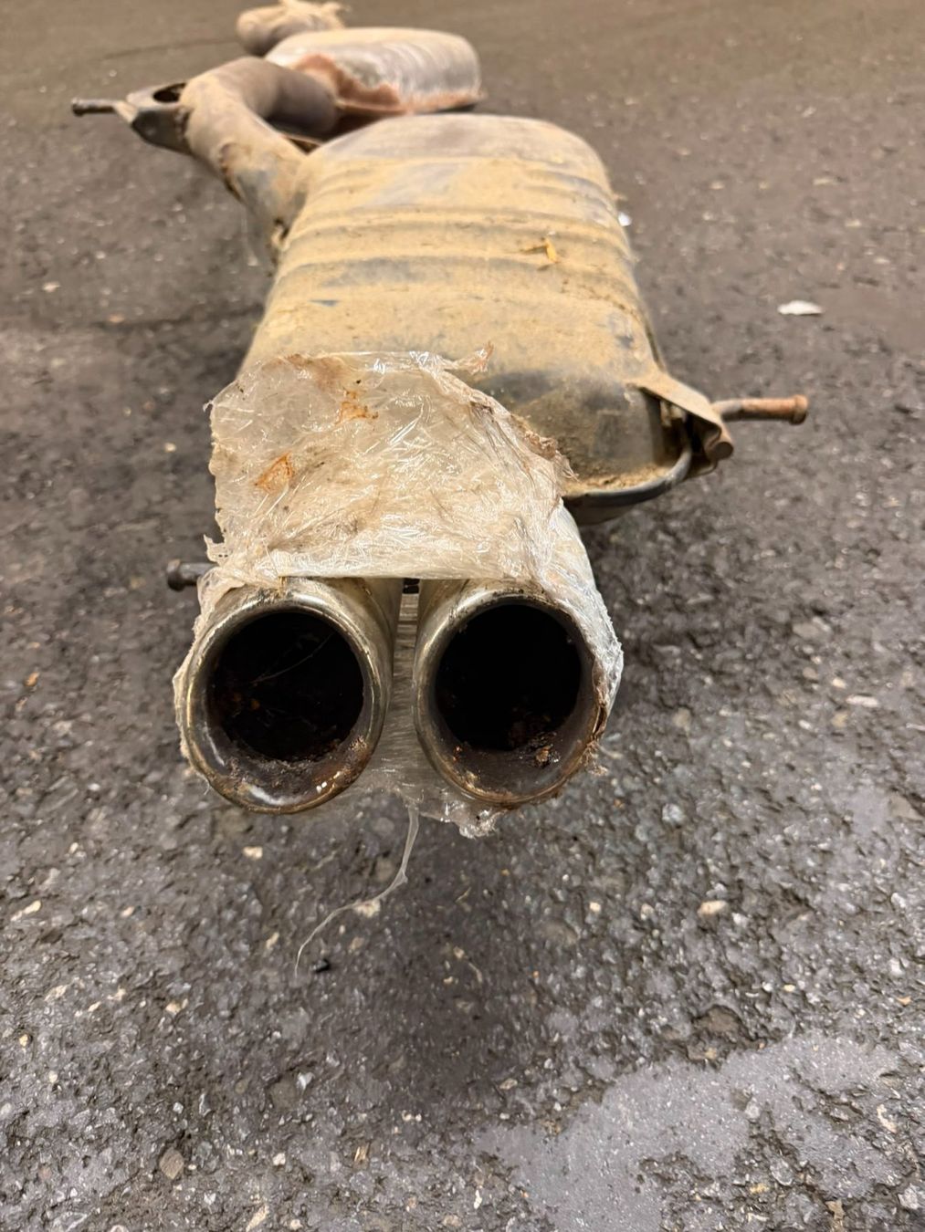 Audi Sistemi di scarico: Original Auspuff Audi S4 B5 ab 1.- – Usato da Altendorf venduto da Faessler04 2