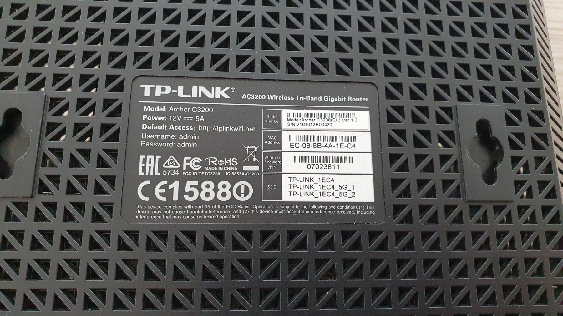 TP-Link Modems & Router: TP Link Archer 3200 Wireless Tri BandGigabit  Router – Gebraucht aus Staufen von Fleby84 2