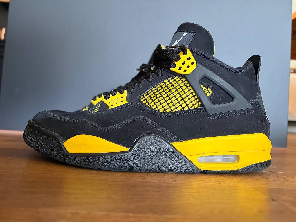 Scarpe da uomo: Jordan 4 Retro Thunder (Gr 43) – Usato da Schmerikon venduto da triathlon2010